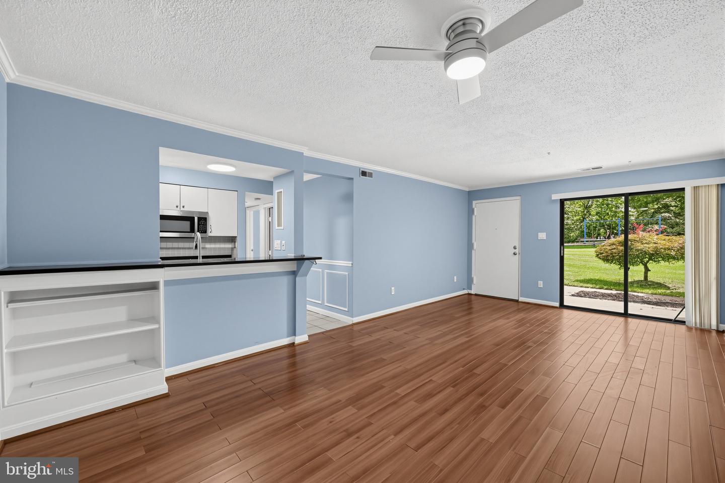 5803 Royal Ridge Dr #i Property Photo 11
