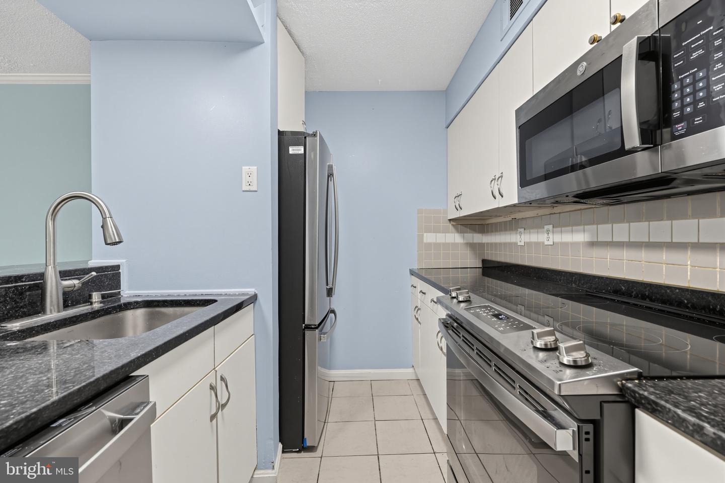 5803 Royal Ridge Dr #i Property Photo 17