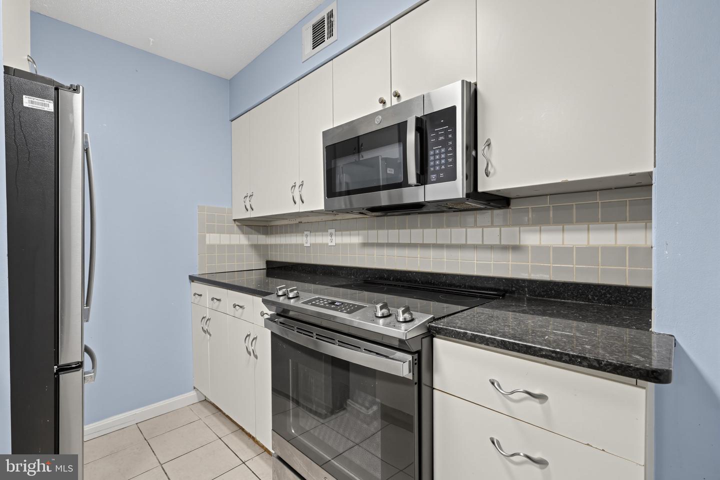 5803 Royal Ridge Dr #i Property Photo 18
