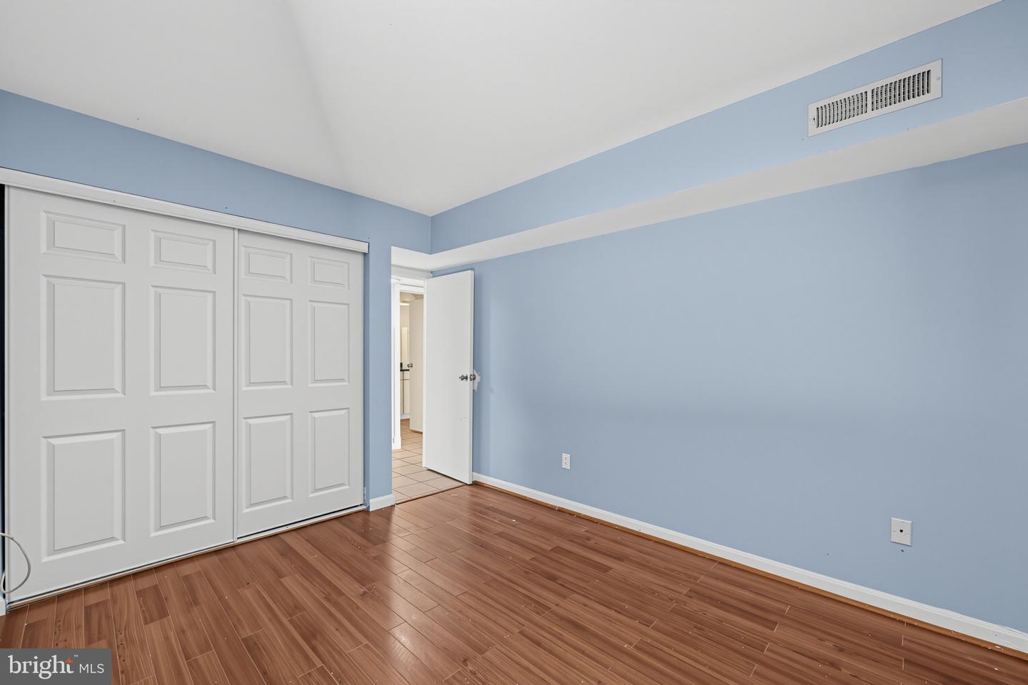 5803 Royal Ridge Dr #i Property Photo 25