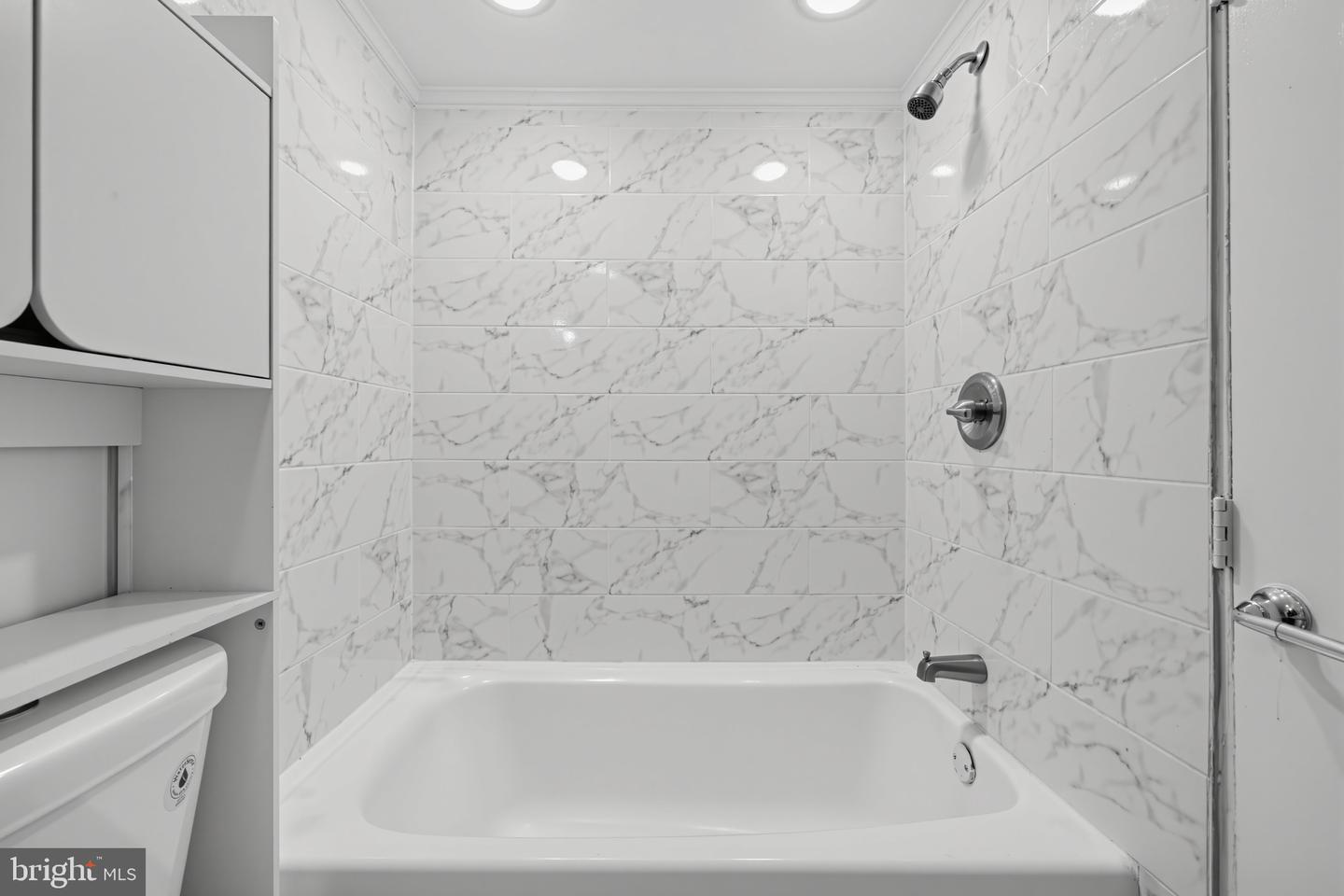5803 Royal Ridge Dr #i Property Photo 34