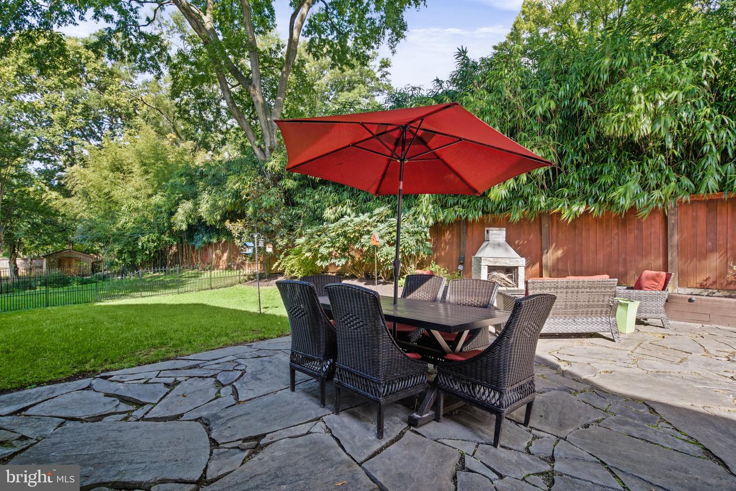 7609 Midday Ln Property Photo 8