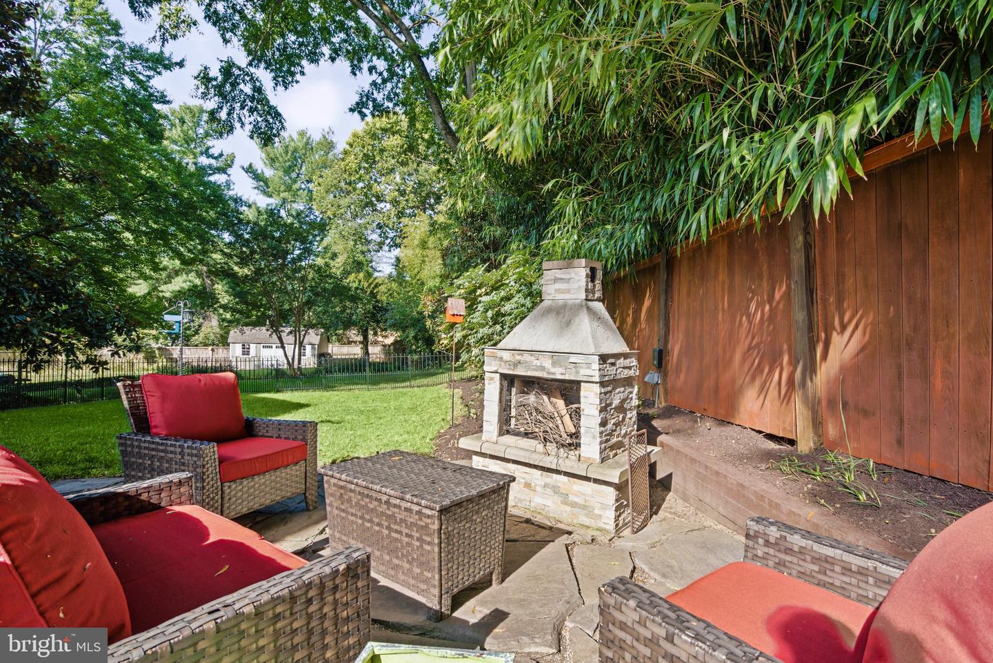 7609 Midday Ln Property Photo 9