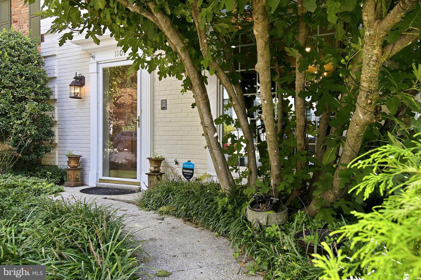 1107 Wimbledon Dr Property Photo 2