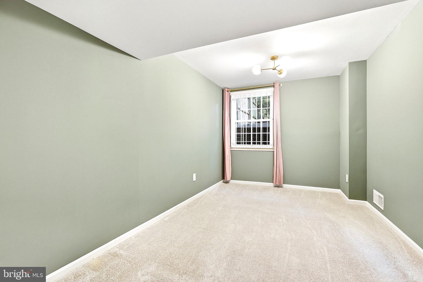 1107 Wimbledon Dr Property Photo 28