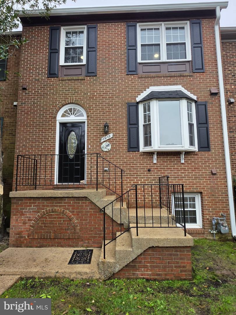 7913 EDINBURGH DR Property Photo 1