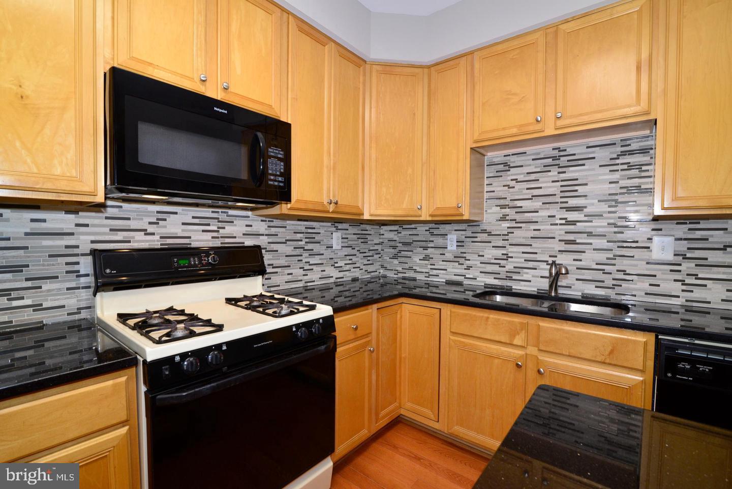 2516 Isham Randolph Dr Property Photo 4