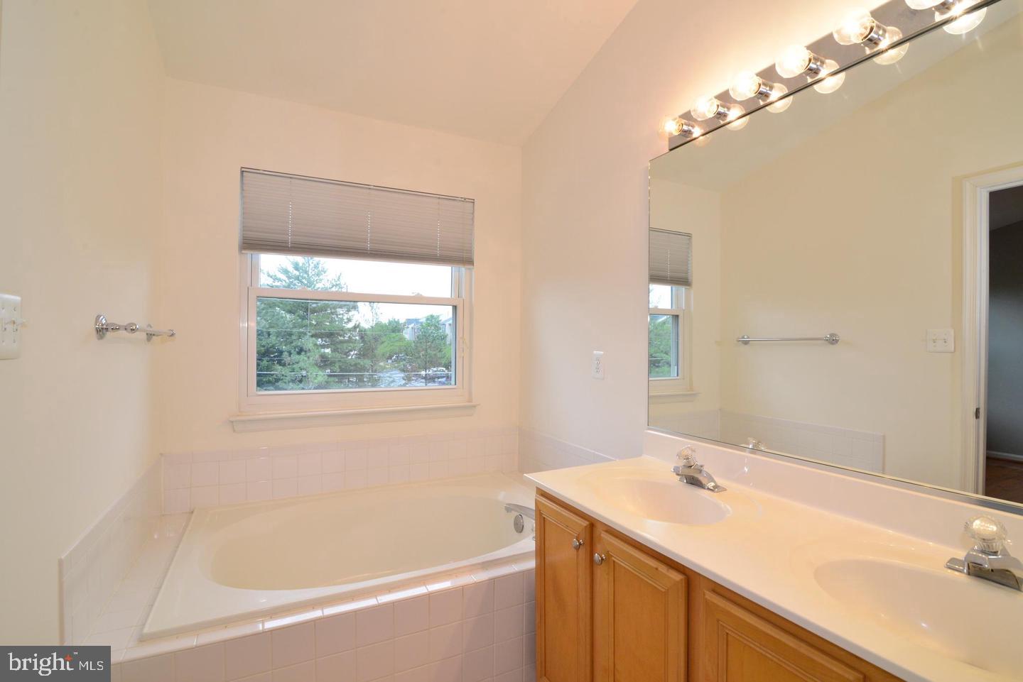2516 Isham Randolph Dr Property Photo 25