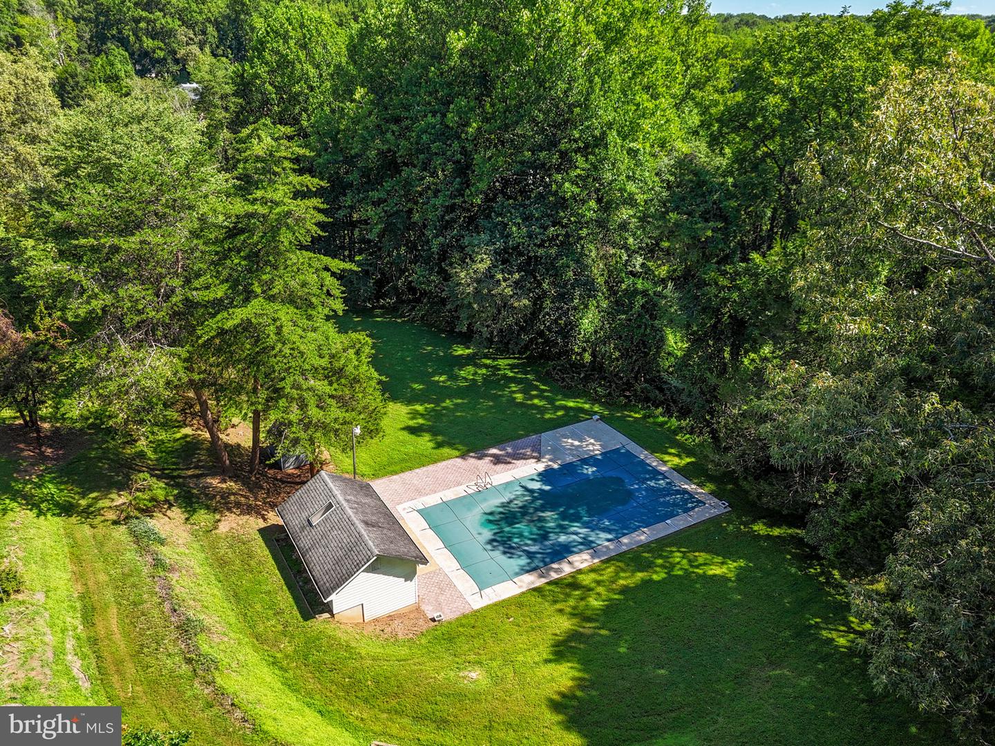 9200 Falls Run Rd Property Photo 4