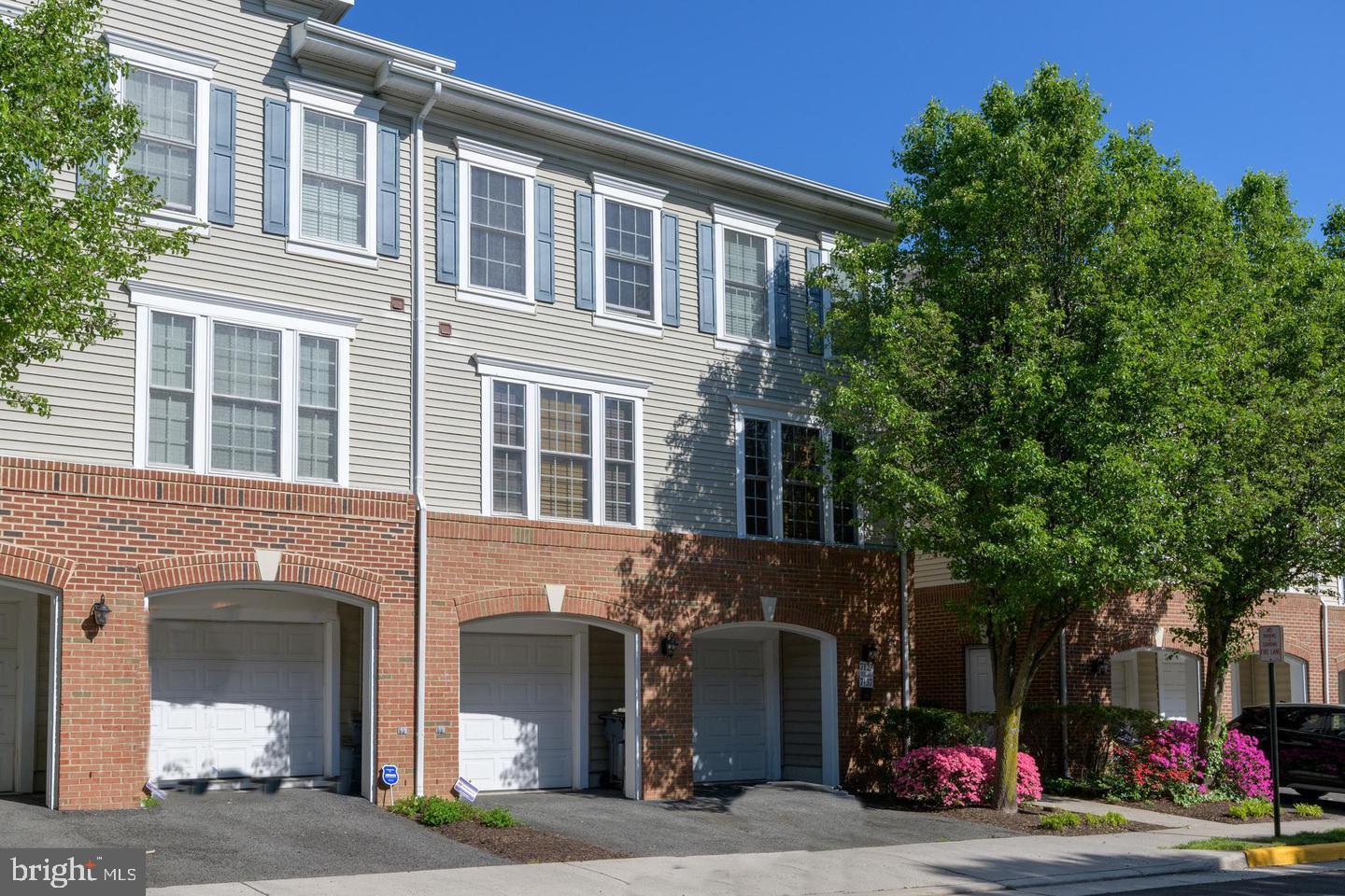 7131 HUNTLEY CREEK PL #53 Property Photo 1