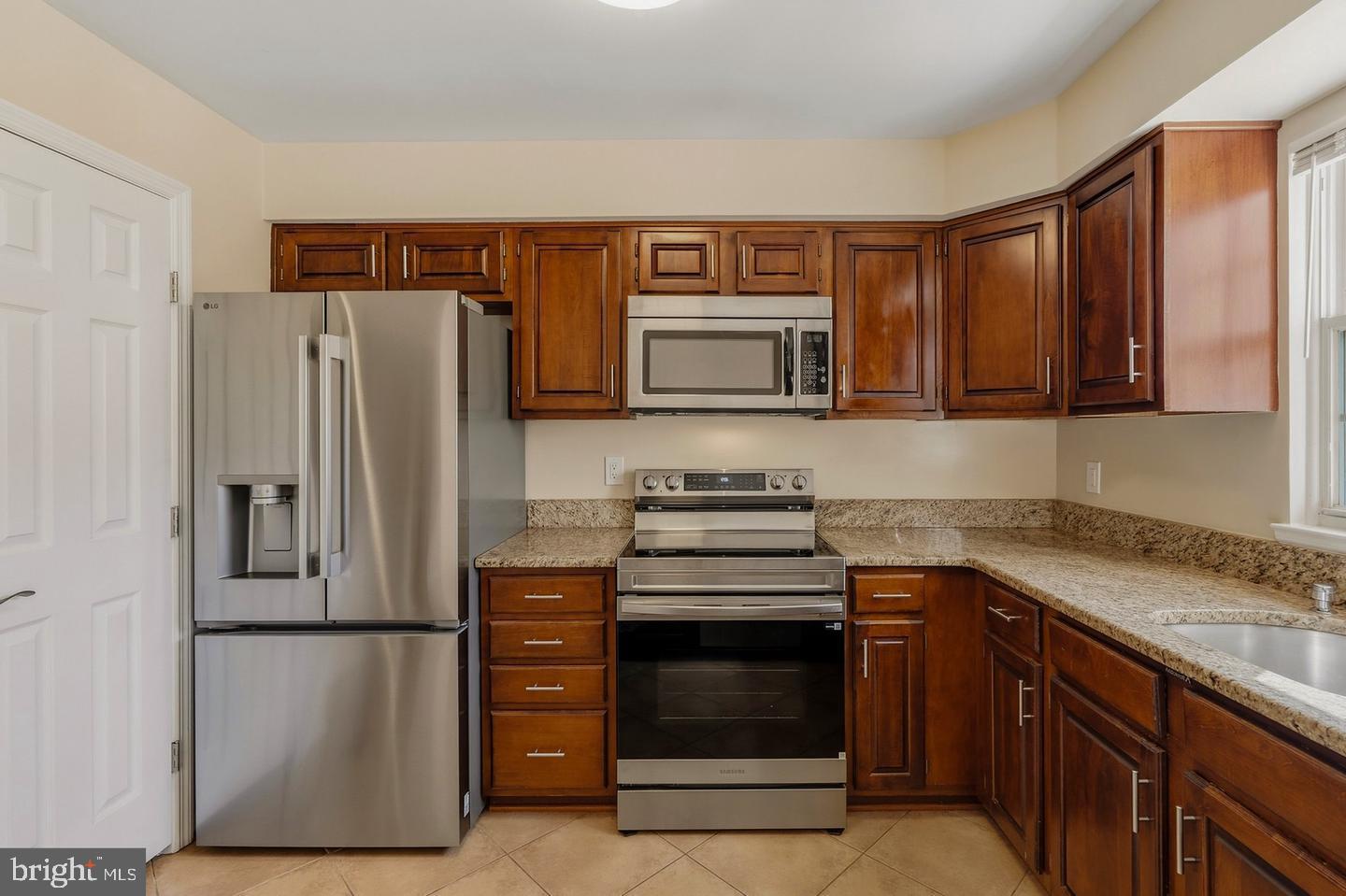 14063 Winding Ridge Ln Property Photo 9