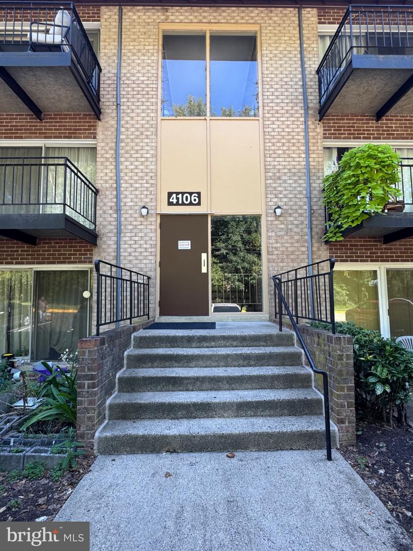 4106 Mangalore Dr #202 Property Photo 1