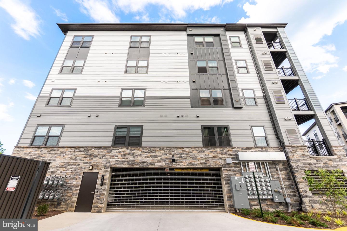 12850 Mosaic Park Way #2b Property Photo 3