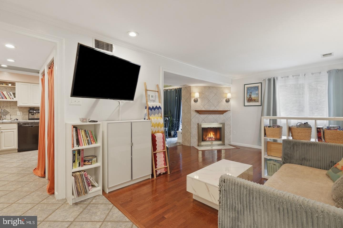 5691 Summer Oak Way Property Photo 2