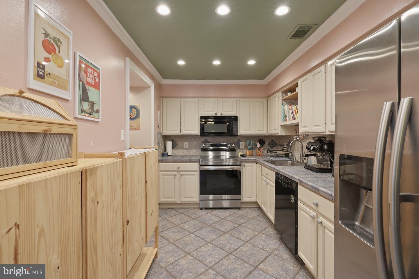 5691 Summer Oak Way Property Photo 8