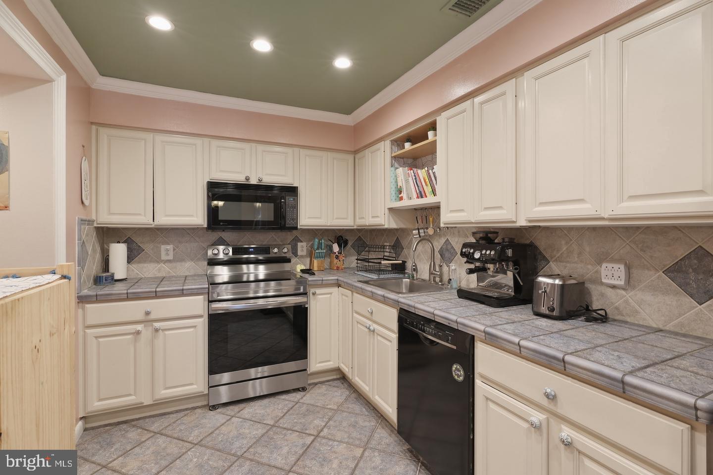 5691 Summer Oak Way Property Photo 9