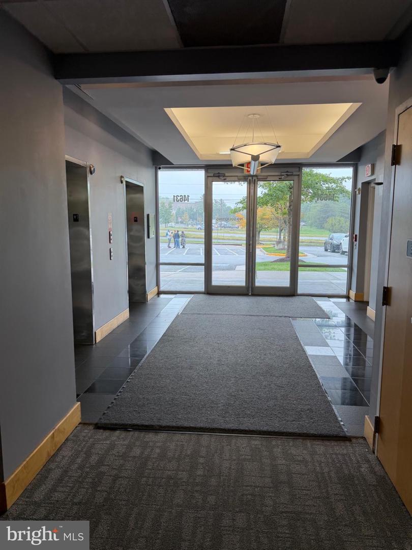 14631 Lee Hwy #405 Property Photo 8