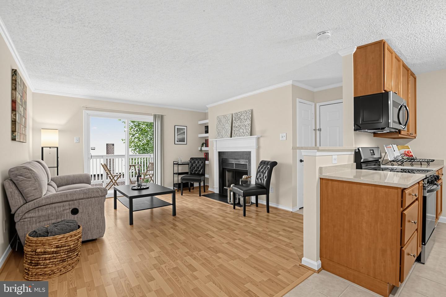 1532 LINCOLN WAY #202B Property Photo 1