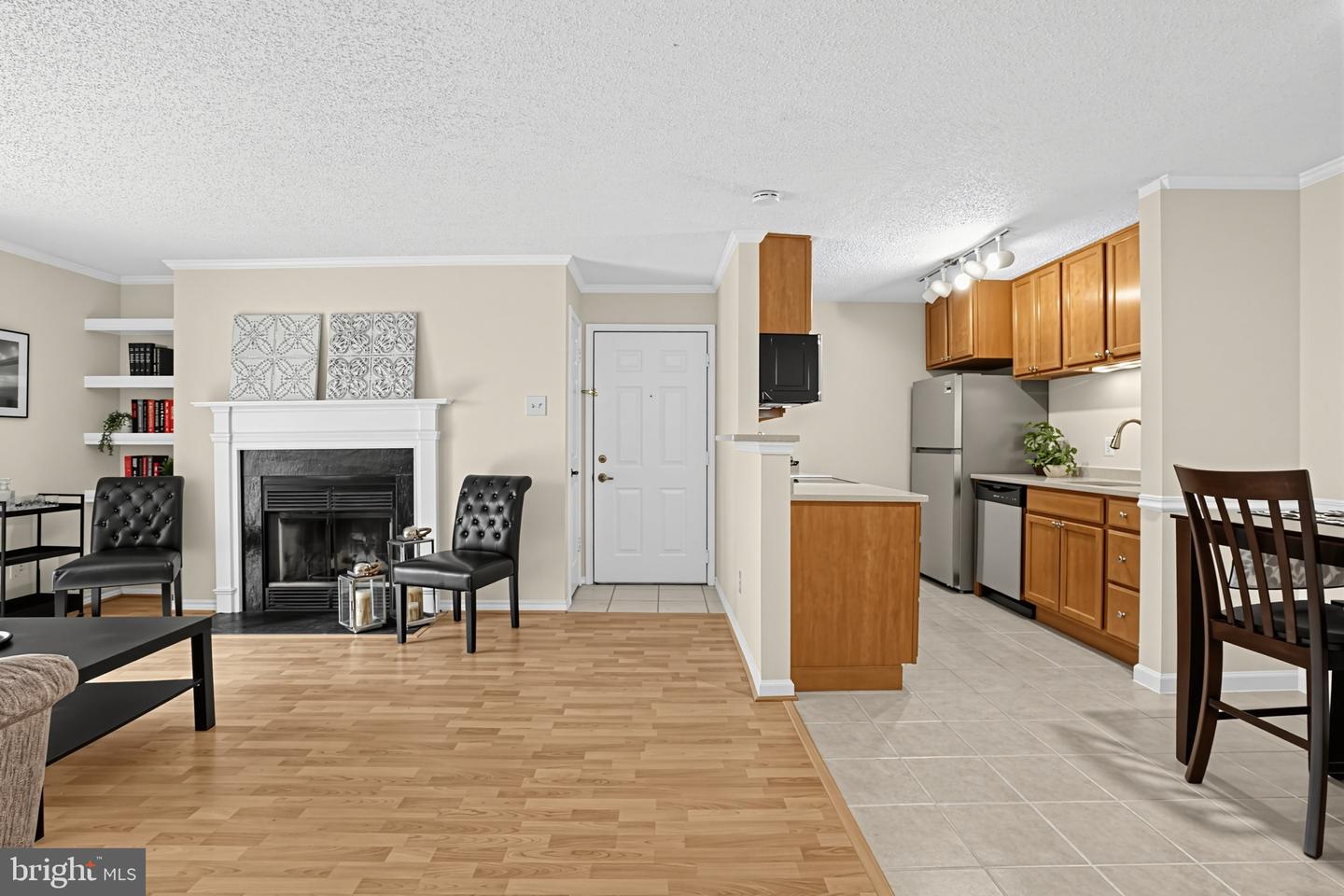 1532 Lincoln Way #202b Property Photo 5