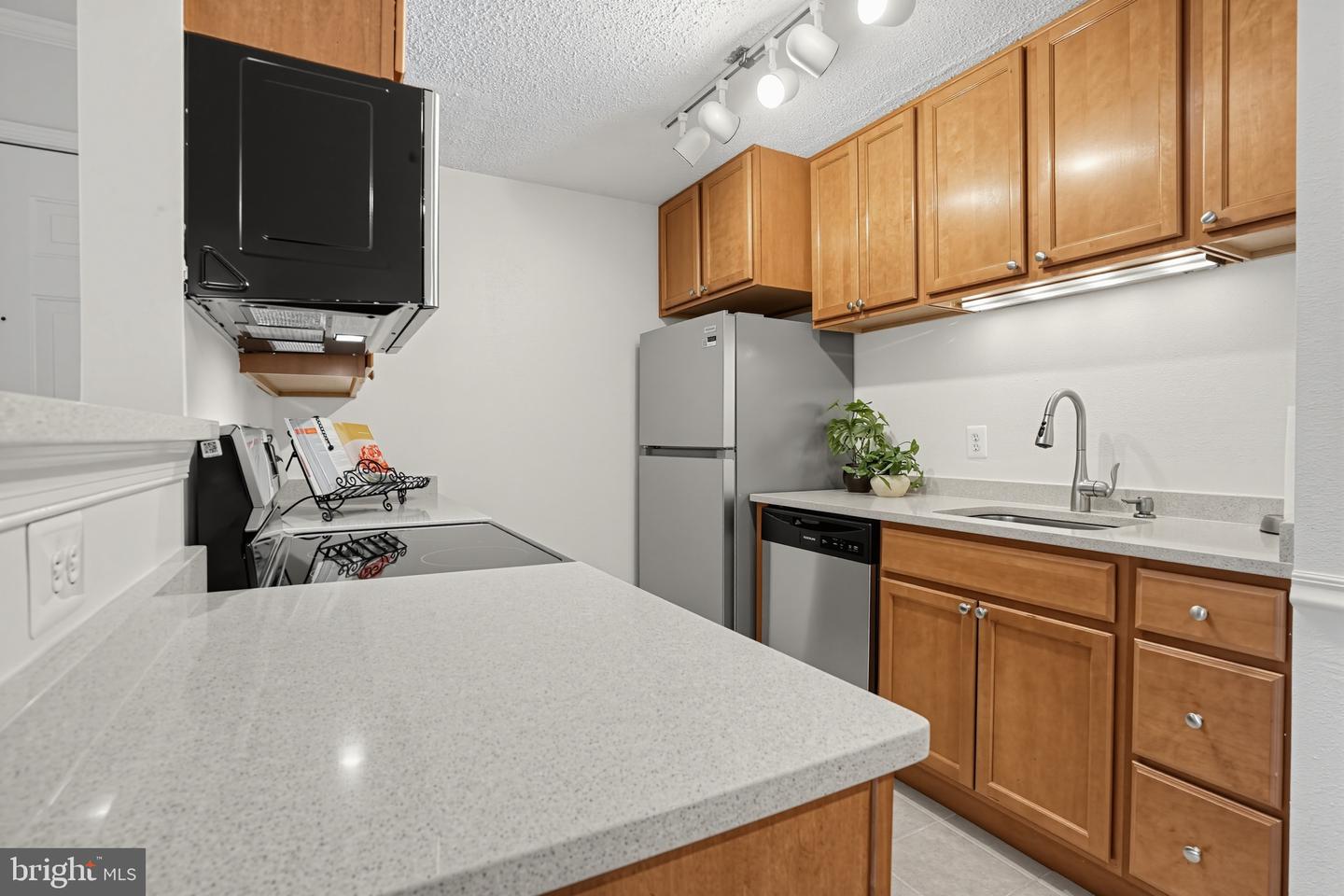1532 Lincoln Way #202b Property Photo 10