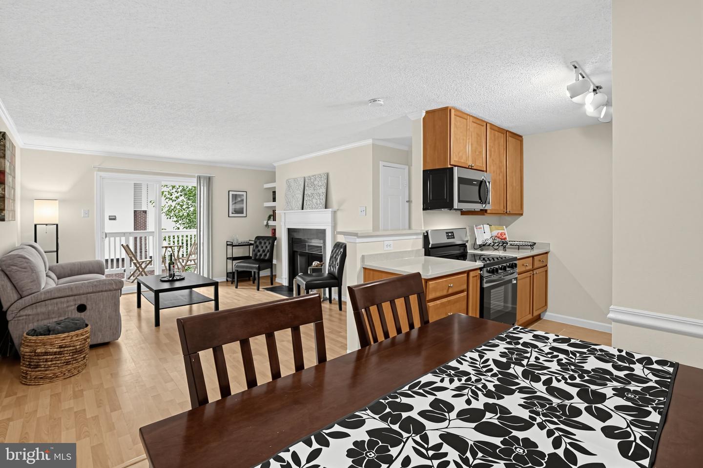 1532 Lincoln Way #202b Property Photo 15
