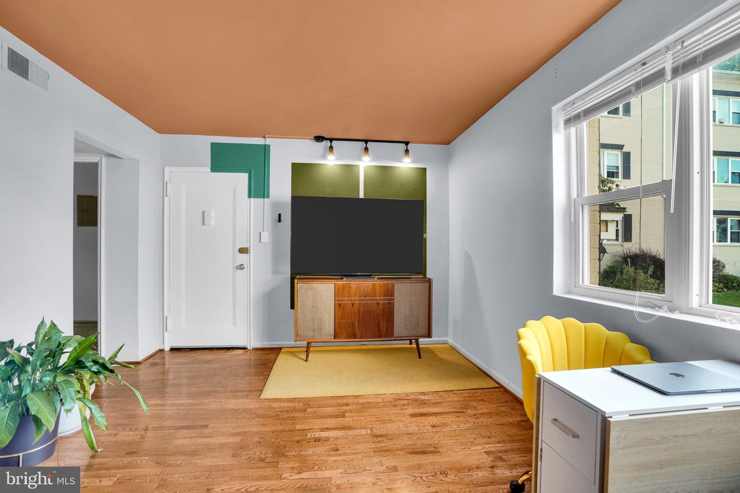 3045 Patrick Henry Dr #101 Property Photo 8