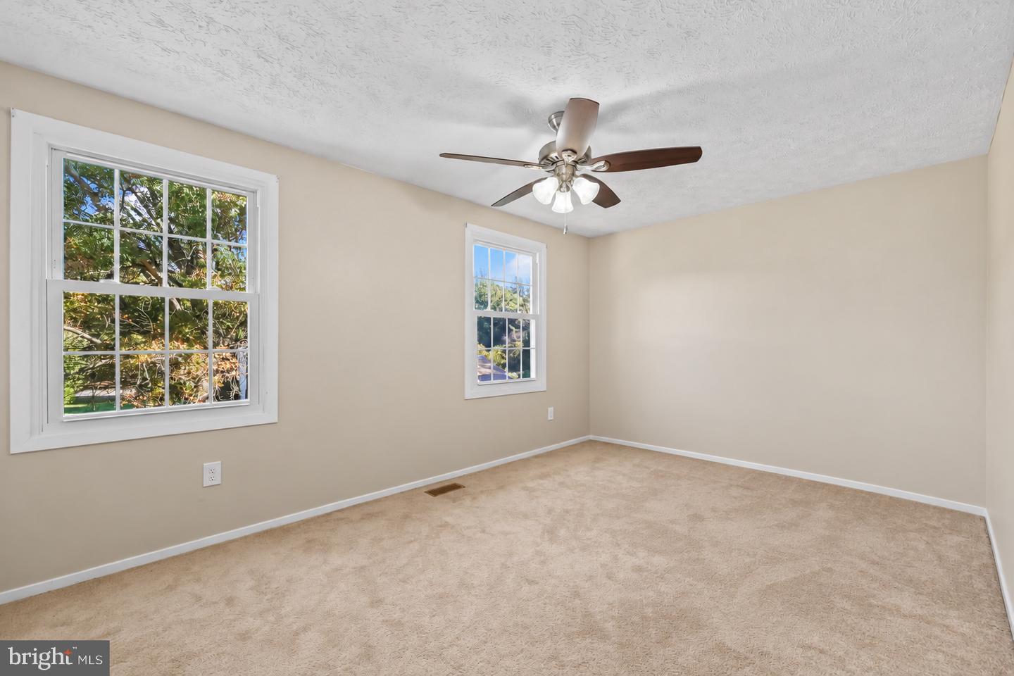 12339 Folkstone Dr Property Photo 9