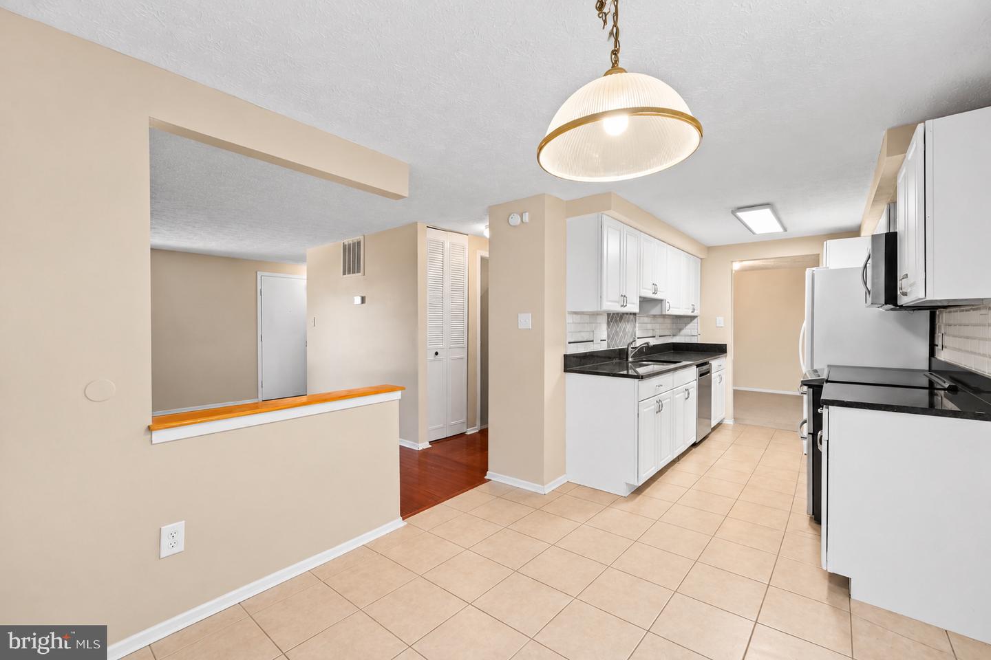 12339 Folkstone Dr Property Photo 11