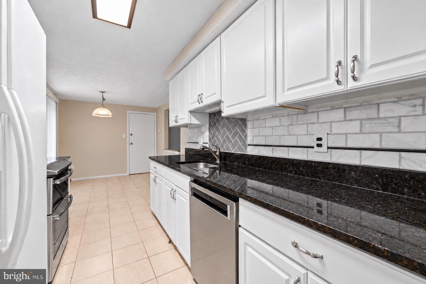 12339 Folkstone Dr Property Photo 12