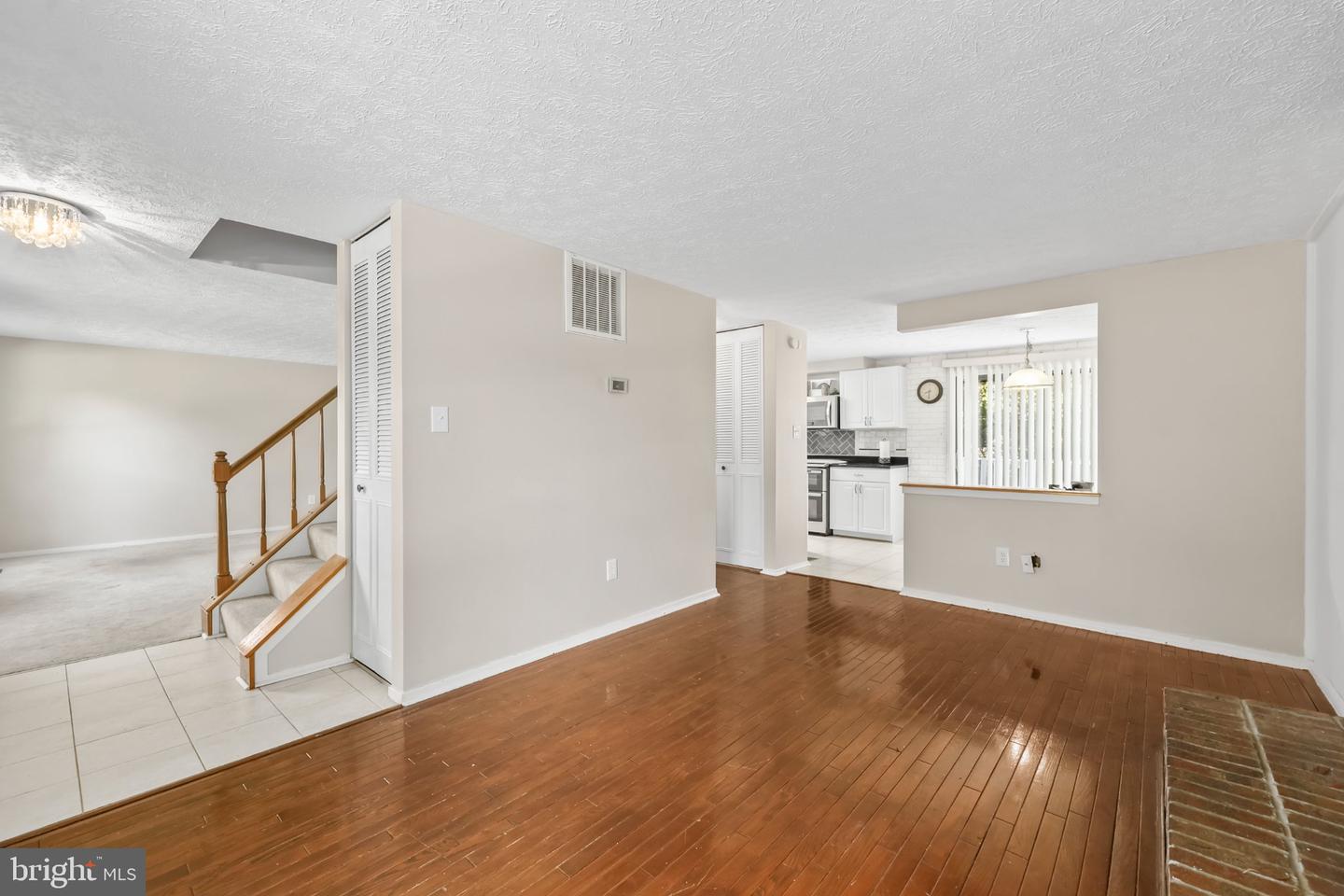 12339 Folkstone Dr Property Photo 17