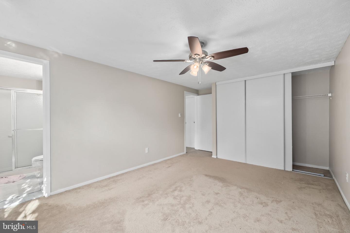 12339 Folkstone Dr Property Photo 21