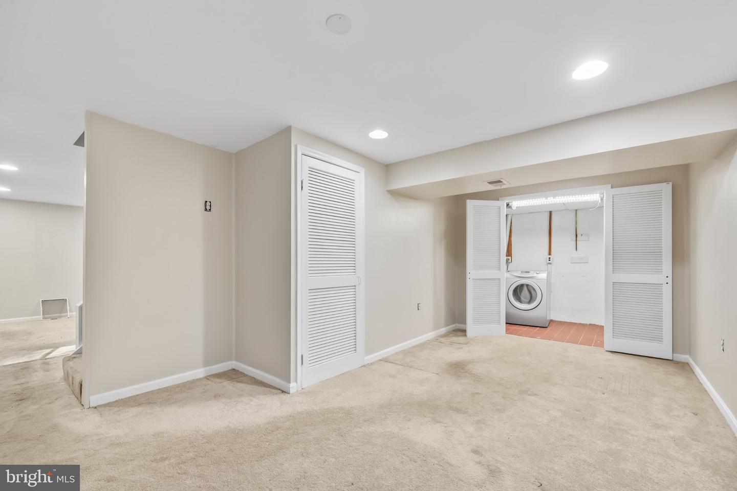 12339 Folkstone Dr Property Photo 29