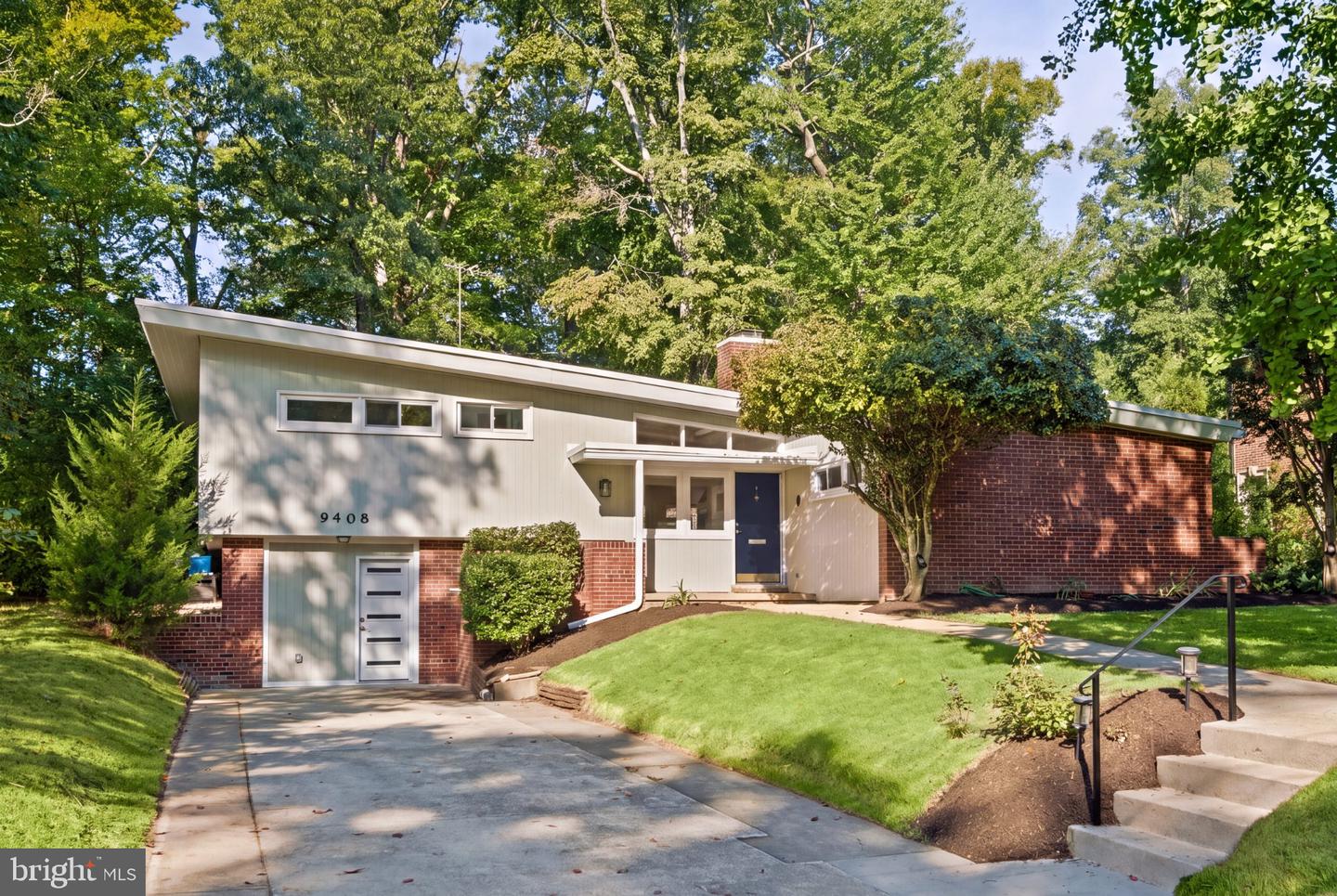 9408 FOREST HAVEN DR Property Photo 1