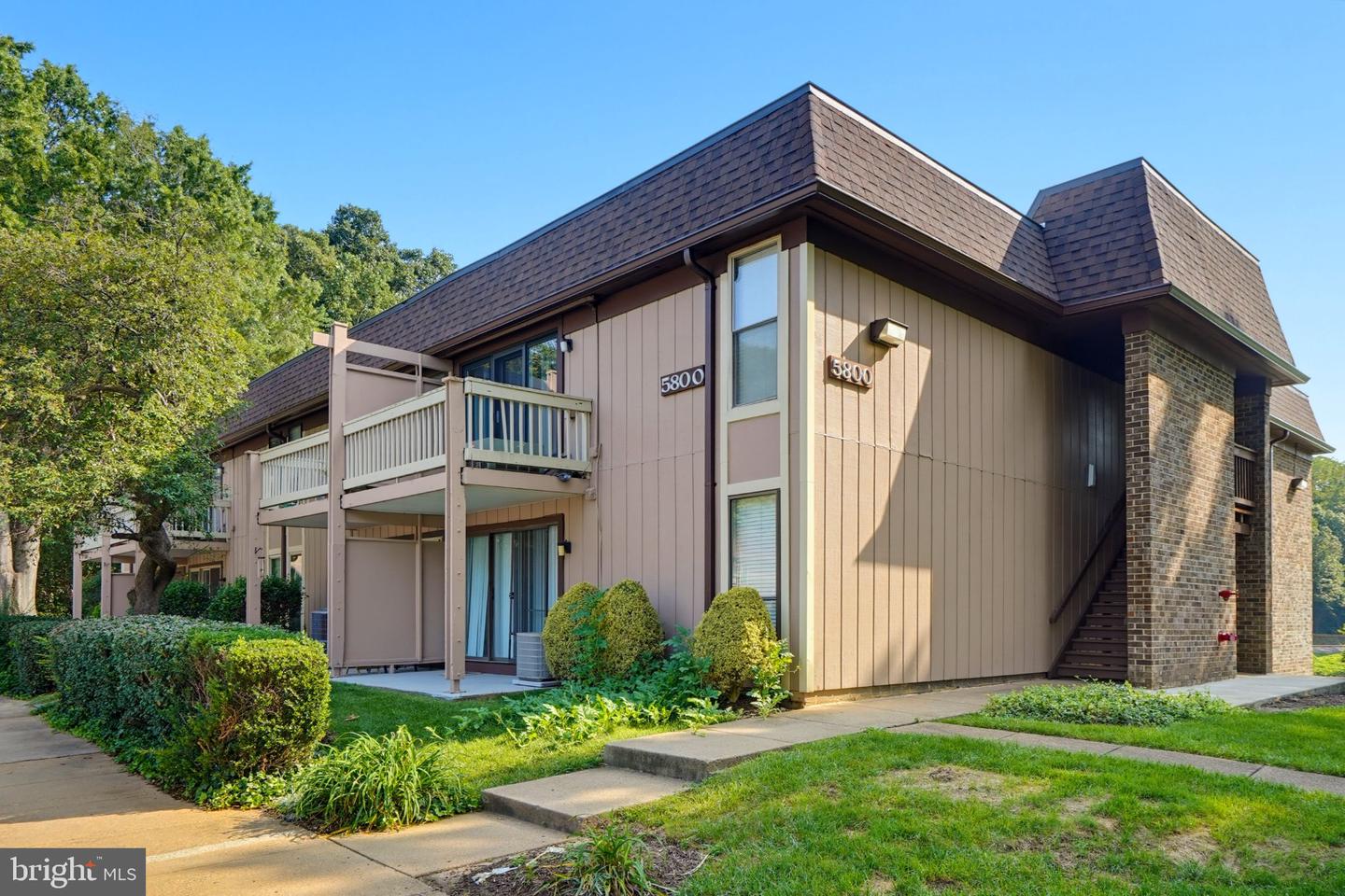 5800 ROYAL RIDGE DR #T Property Photo 1