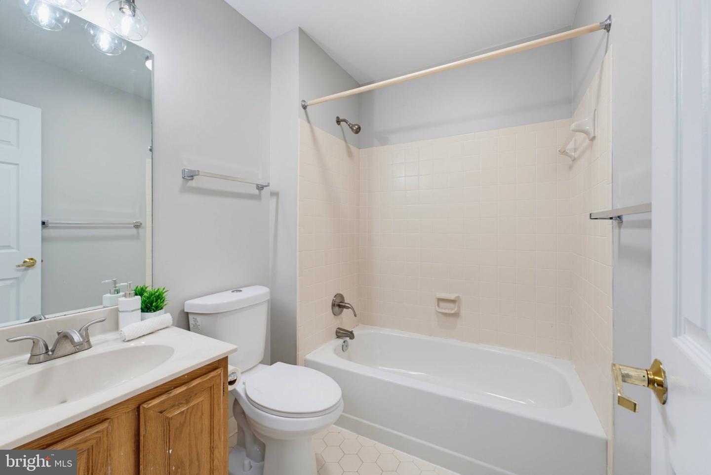 4620 Luxberry Dr Property Photo 24