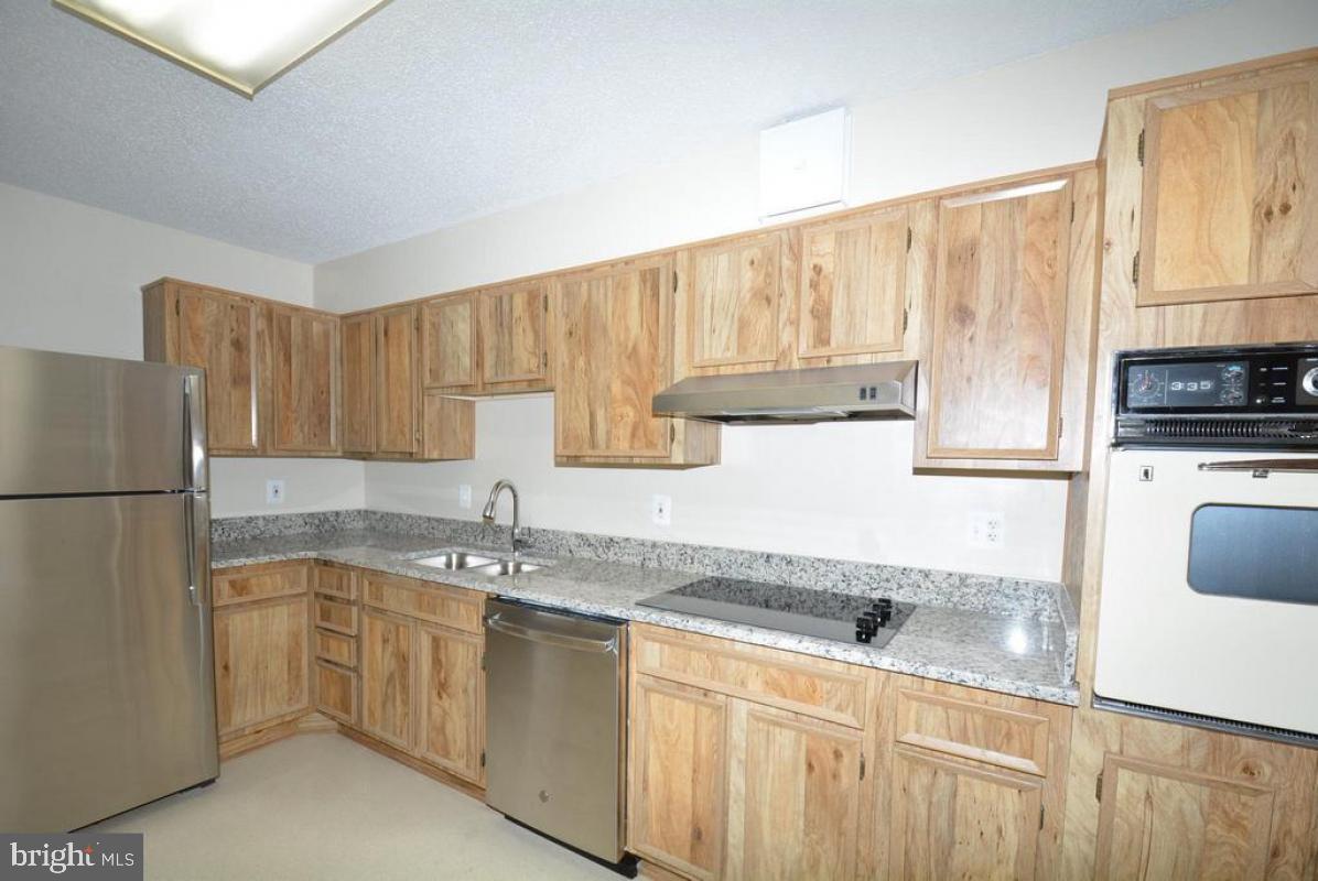 5902 Mt Eagle Dr #601 Property Photo 11