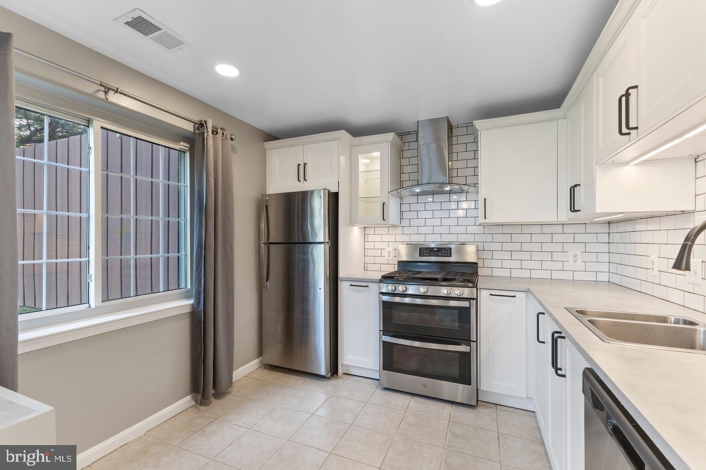 8244 CATBIRD CIR #101 Property Photo 1