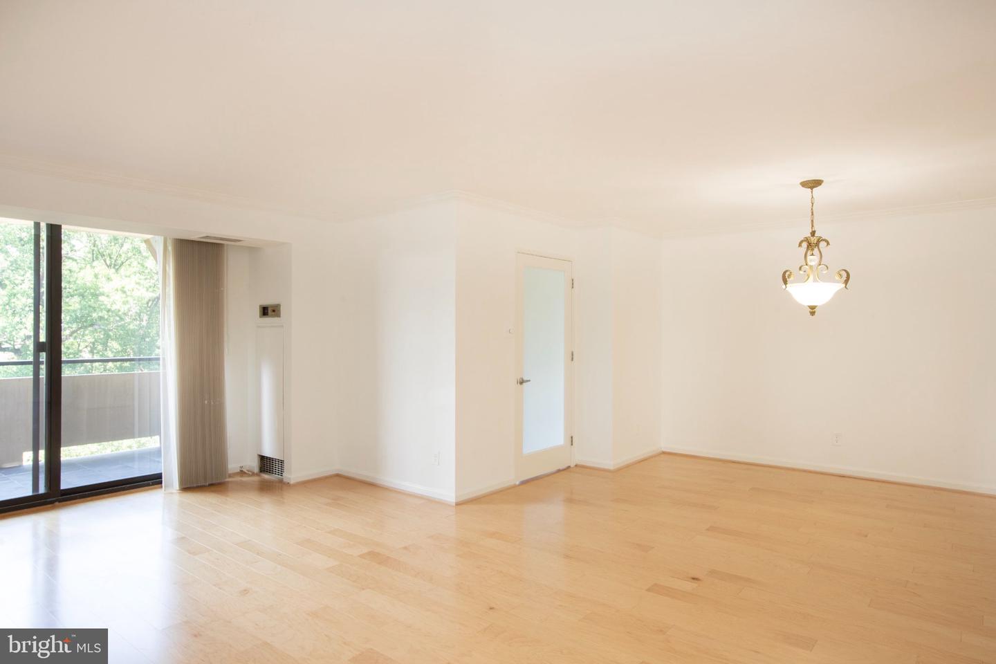 1800 Old Meadow Rd #813 Property Photo 3