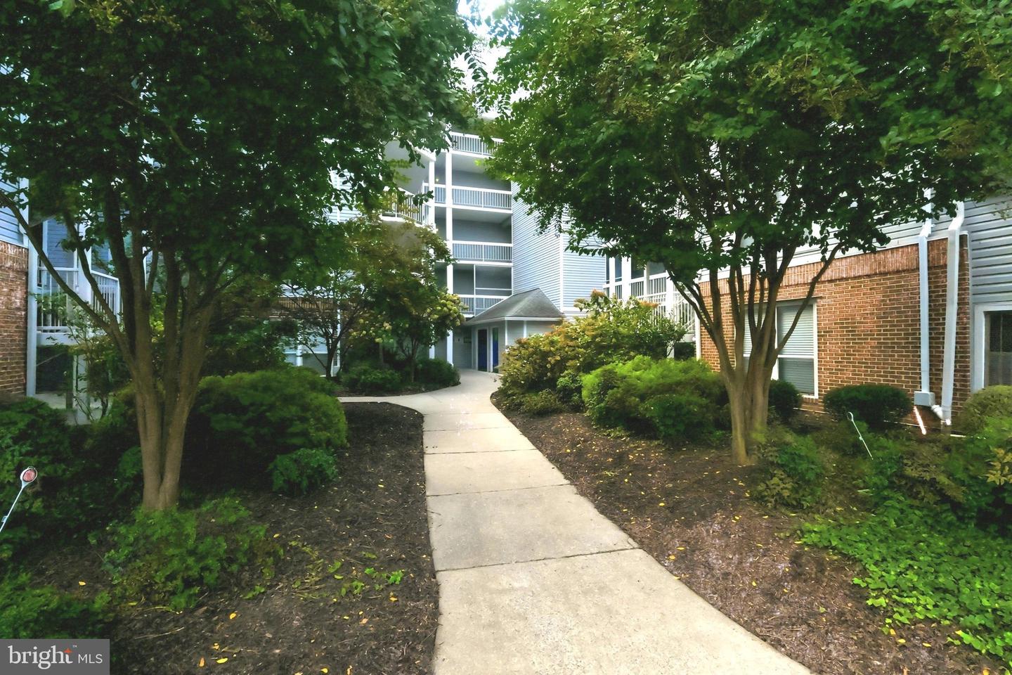 3178 Summit Square Dr #3-a8 Property Photo 4