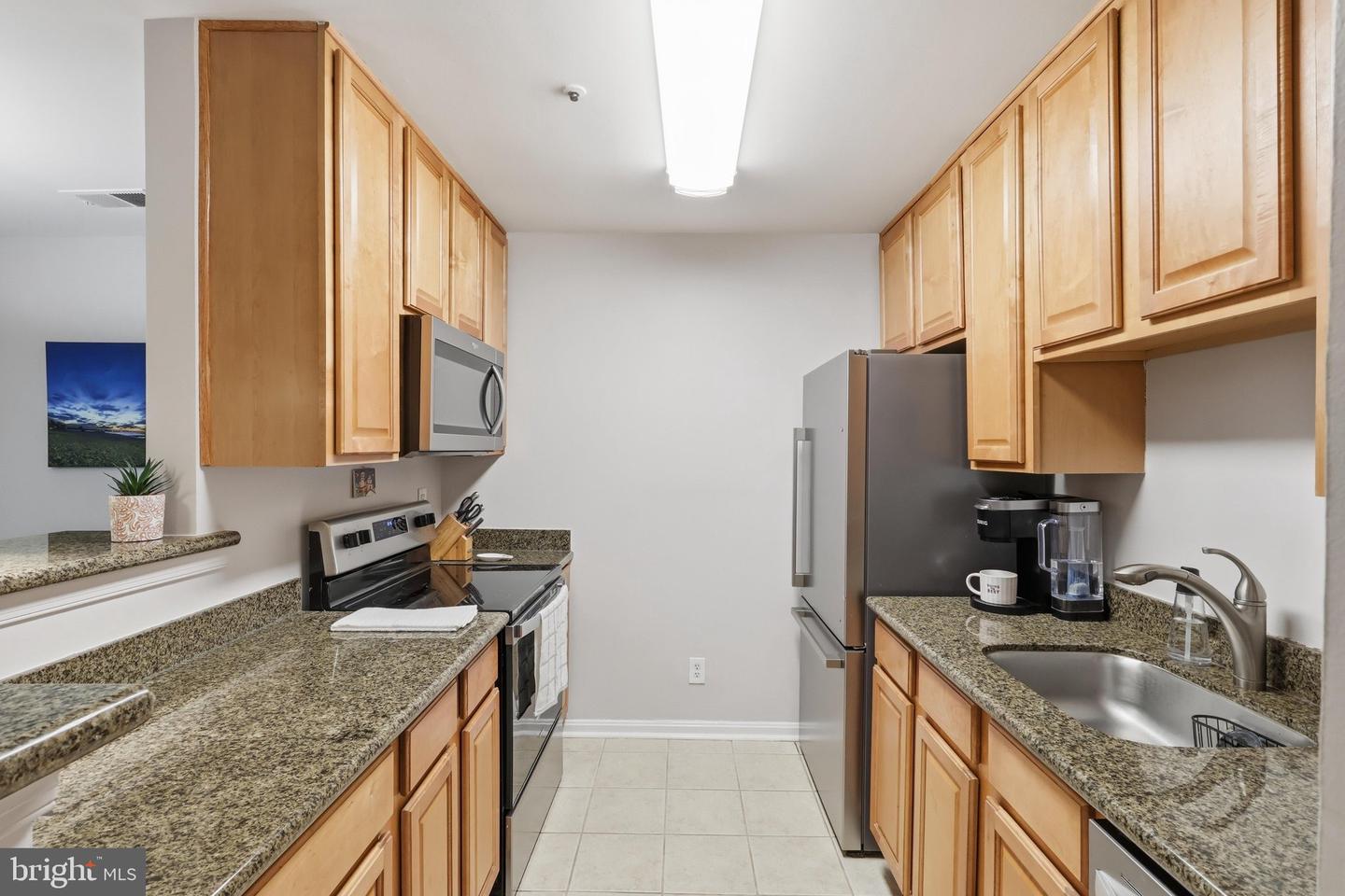 3178 Summit Square Dr #3-a8 Property Photo 11