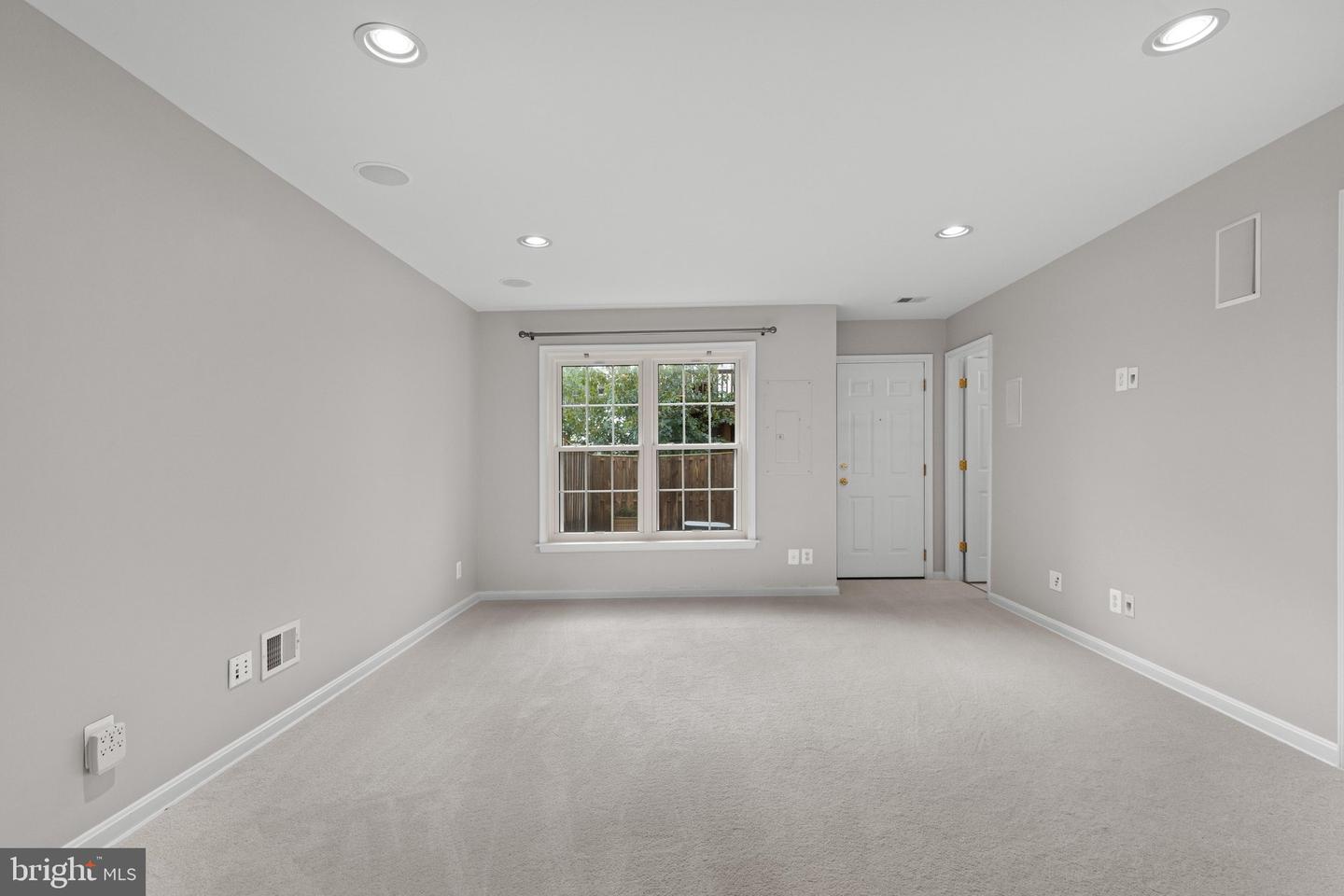 5167 Sapphire Sky Ln Property Photo 7