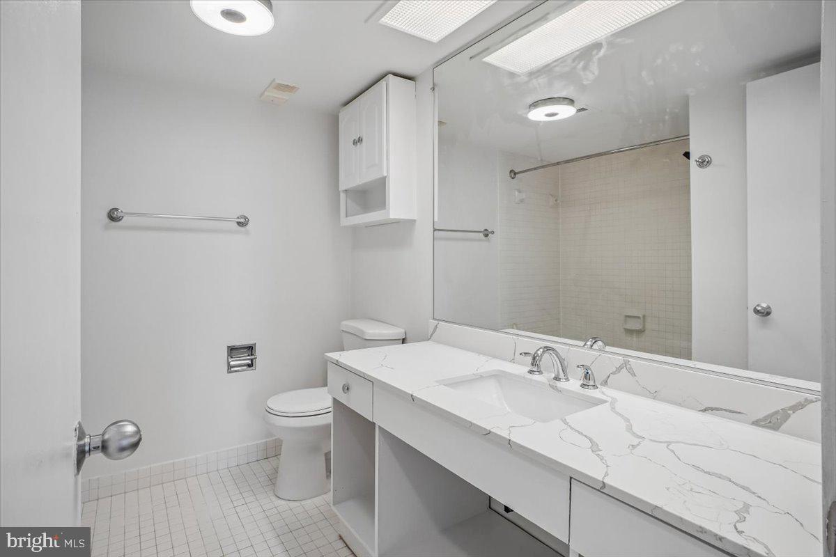 5501 Seminary Rd #106s Property Photo 29