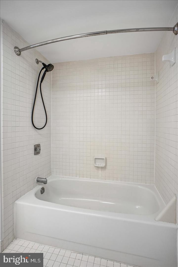 5501 Seminary Rd #106s Property Photo 30