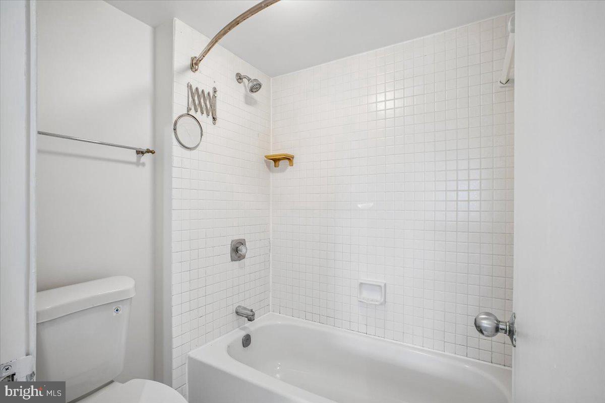 5501 Seminary Rd #106s Property Photo 34