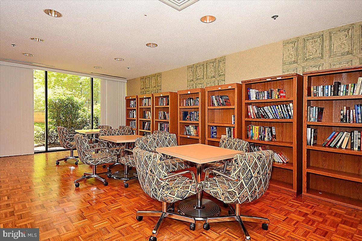 5501 Seminary Rd #106s Property Photo 42