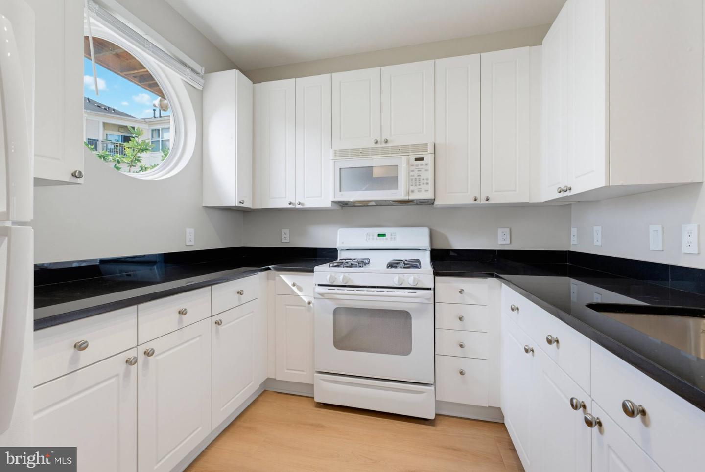 2791 Centerboro Dr #380 Property Photo 11