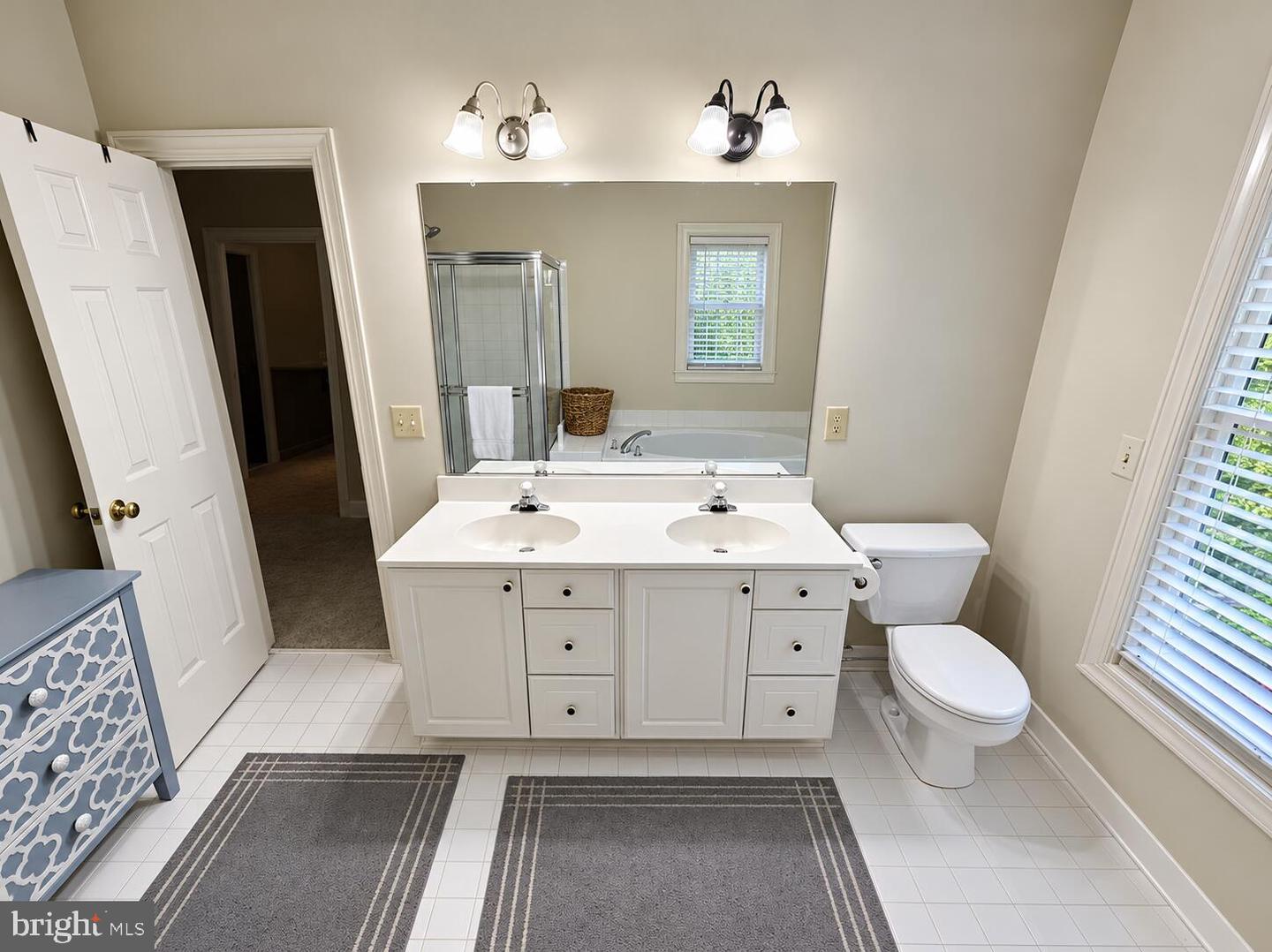 7420 Heatherfield Ln Property Photo 11