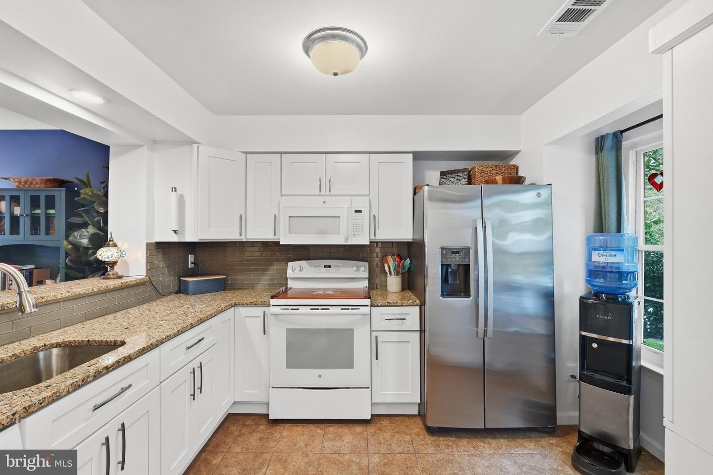 6917 Chiswick Ln Property Photo 5