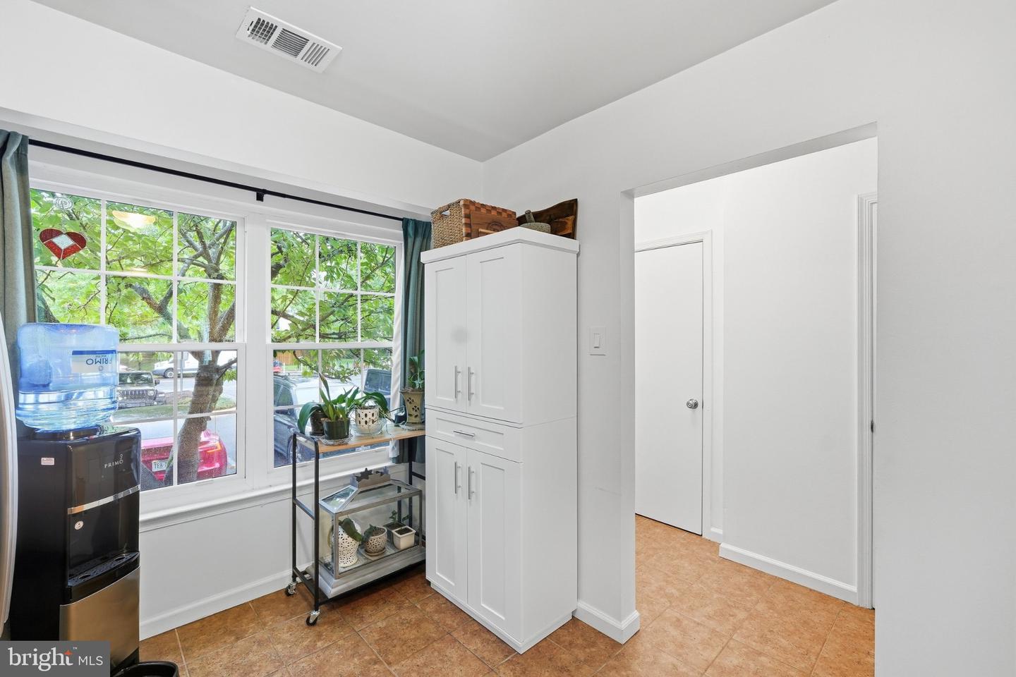 6917 Chiswick Ln Property Photo 7