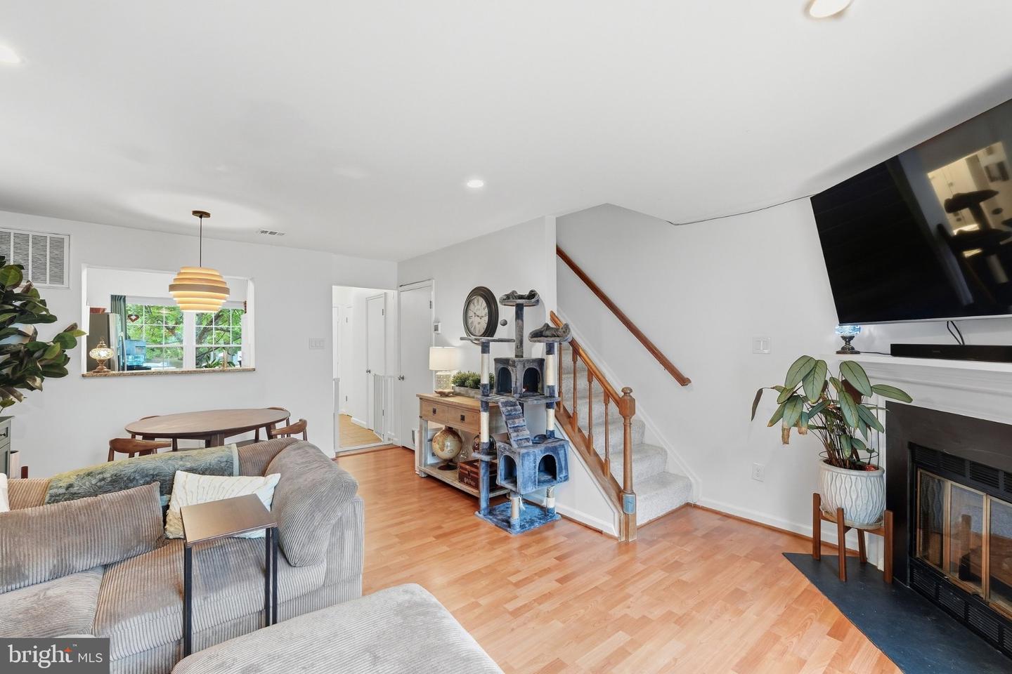 6917 Chiswick Ln Property Photo 15
